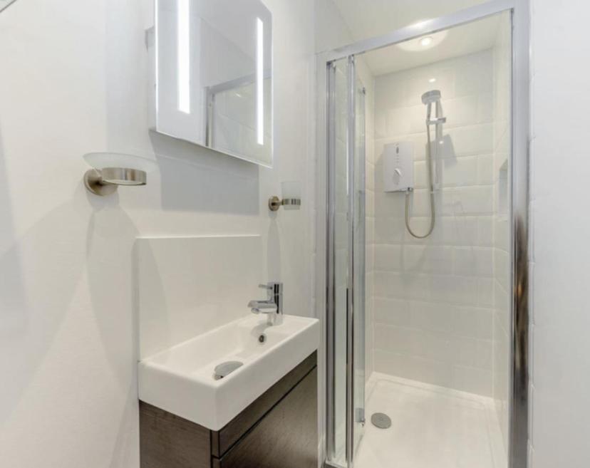 The Liss @ Piper House Apartman Cheltenham Kültér fotó